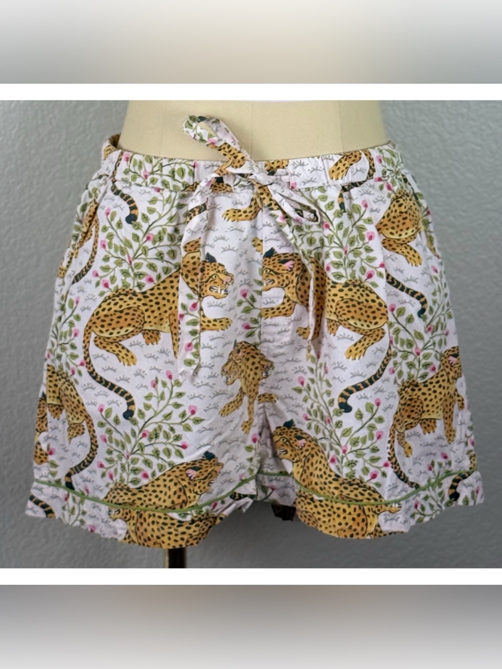 Print Fresh Women’s White Floral & Leopard Print Drawstring PJ Shorts Medium